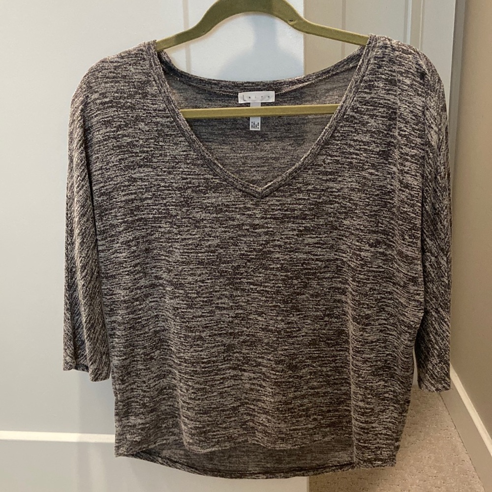 Nordstrom’s Leith Burnout Heathered Grey V-Neck 3/4 Sleeve Top
